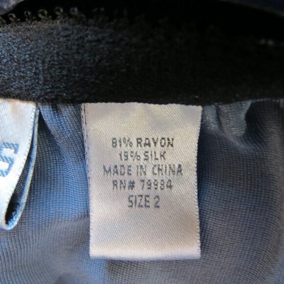 Chico's Denim Blue Midi Skirt Crushed Velveteen Tiered Rayon & Silk Size 2 - Picture 8 of 9